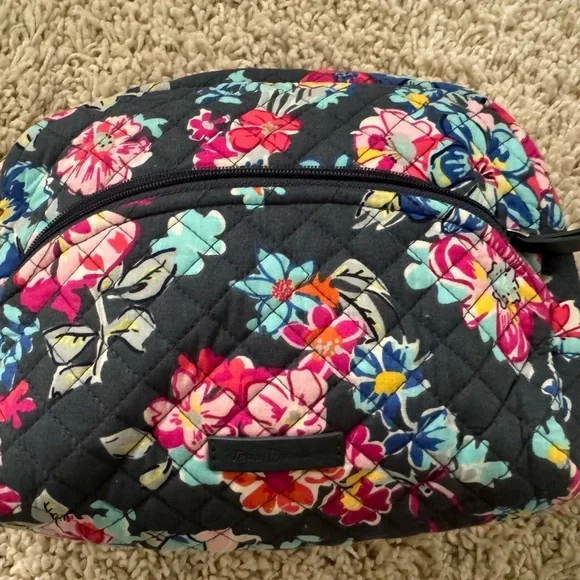 Vera Bradley Large Cosmetic Bag - Pretty Posies - Picture 3 of 6